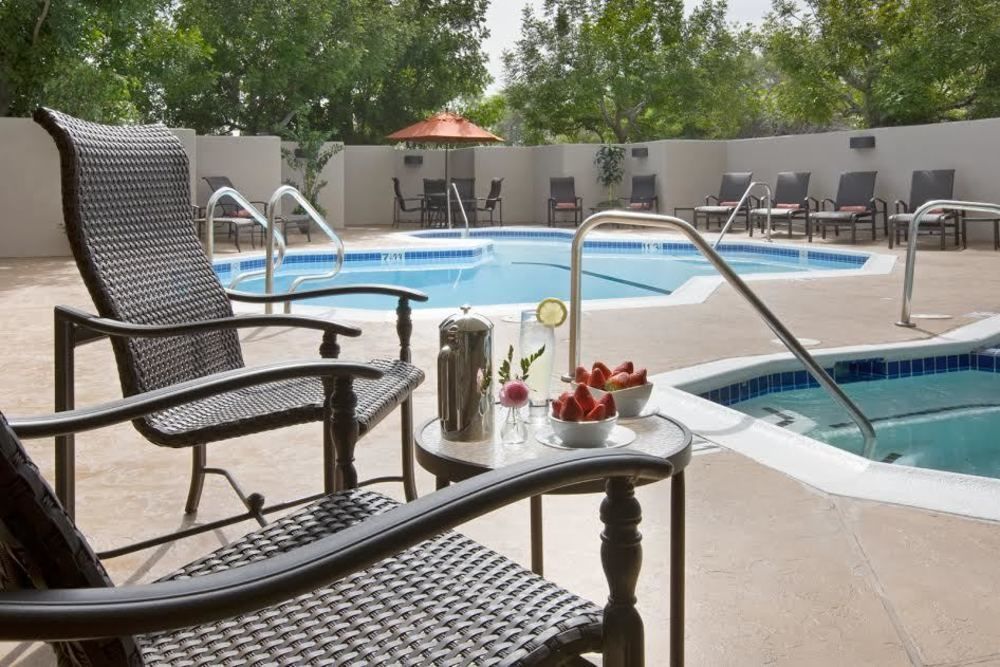 Courtyard By Marriott Los Angeles Pasadena/Monrovia Exterior photo