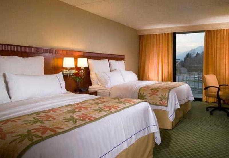 Courtyard By Marriott Los Angeles Pasadena/Monrovia Exterior photo